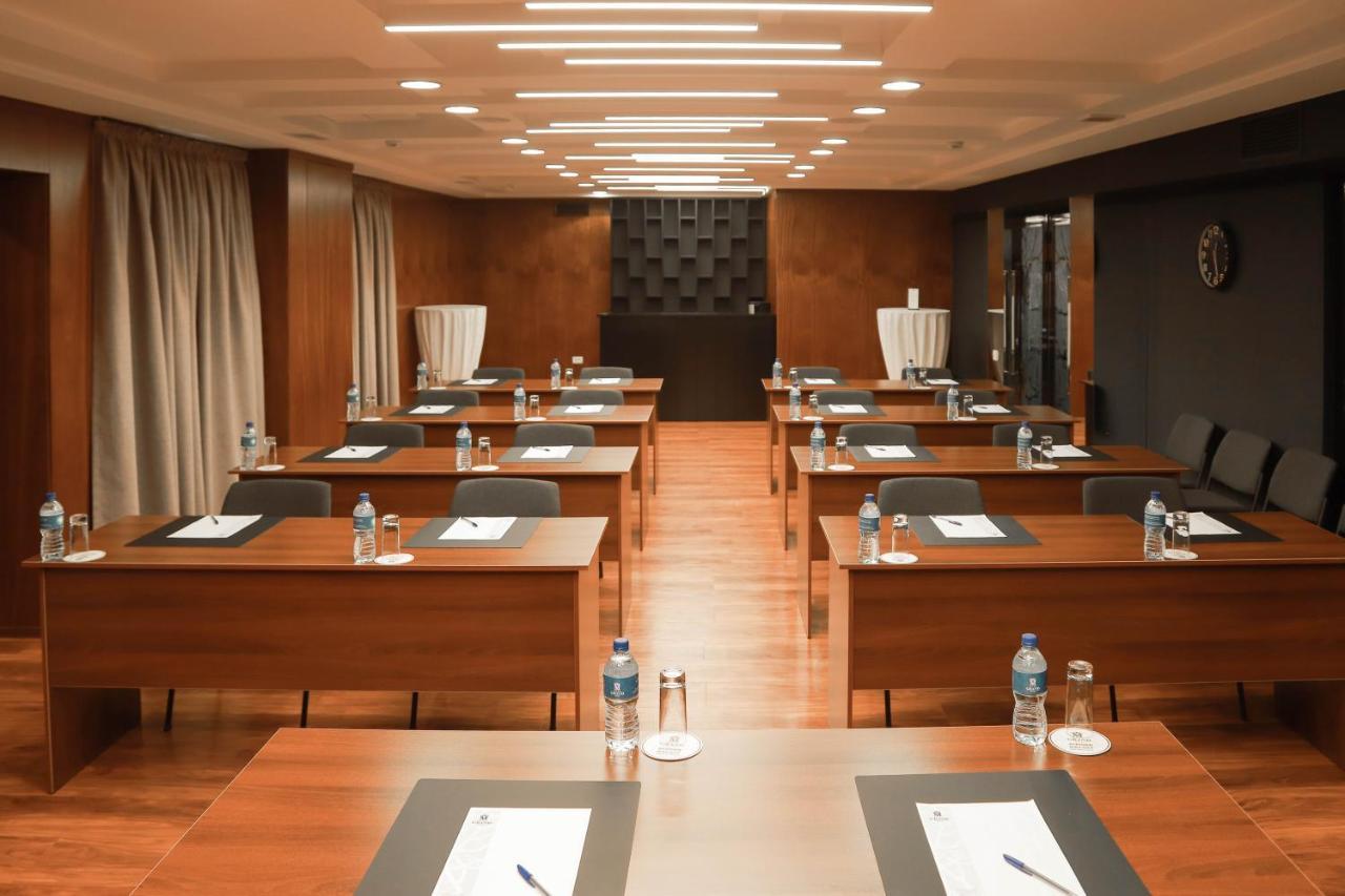 נאבוי Grand M Hotel מראה חיצוני תמונה