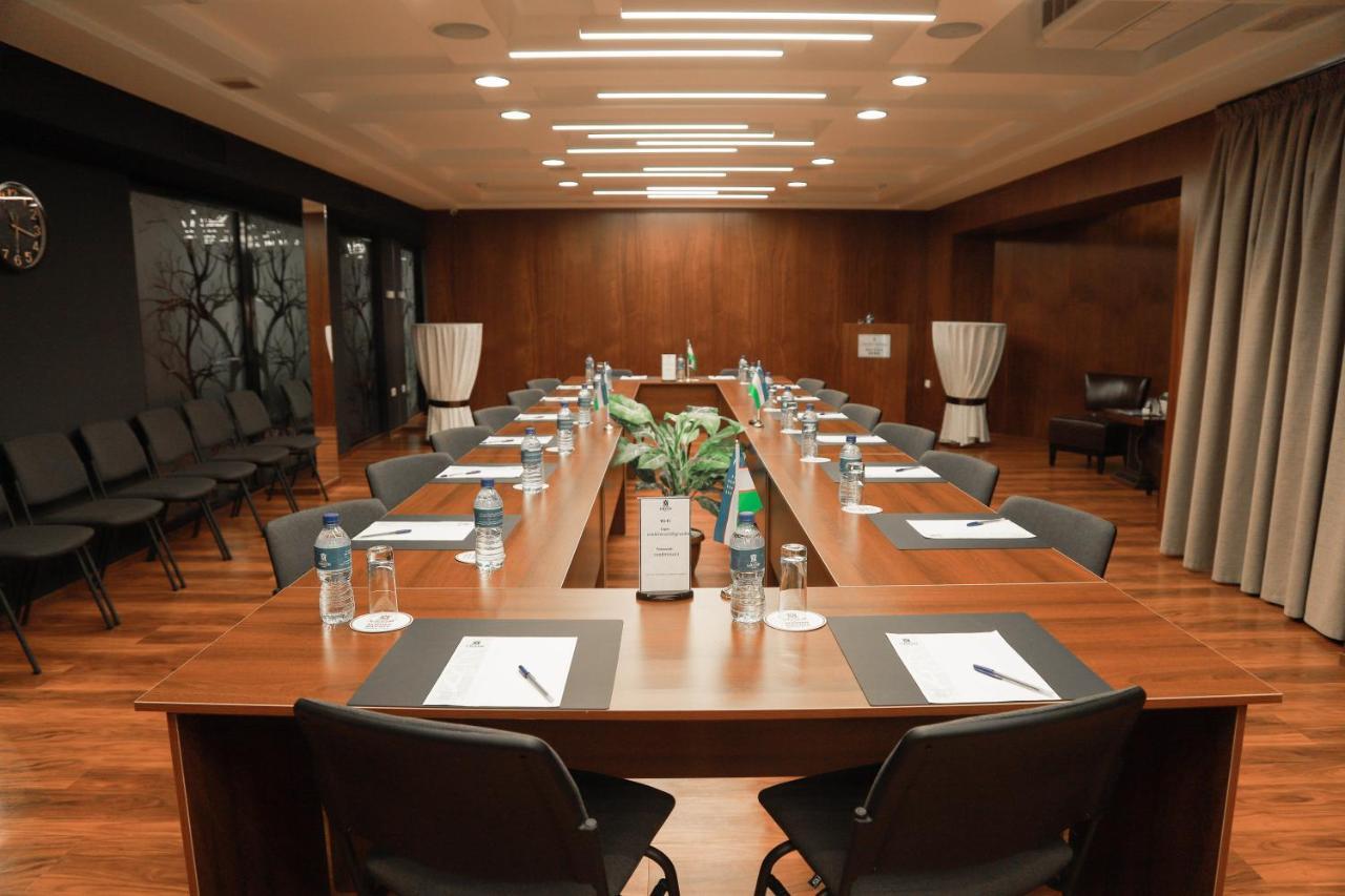 נאבוי Grand M Hotel מראה חיצוני תמונה