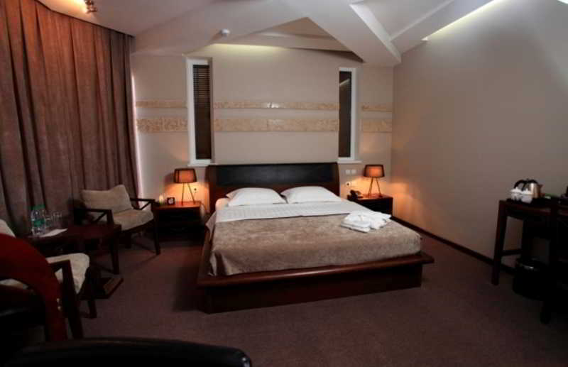 נאבוי Grand M Hotel מראה חיצוני תמונה