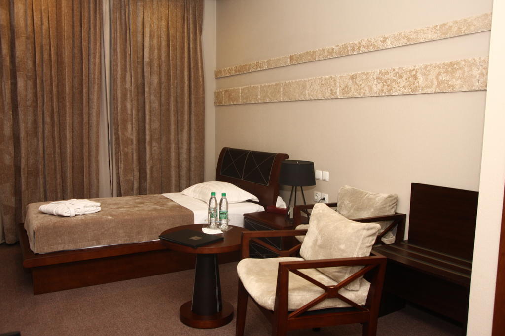 נאבוי Grand M Hotel חדר תמונה