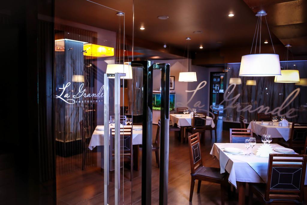נאבוי Grand M Hotel מראה חיצוני תמונה
